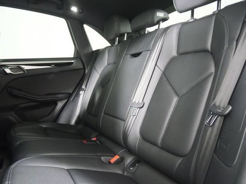 Used 2022 Porsche Macan AWD/4WD image 15