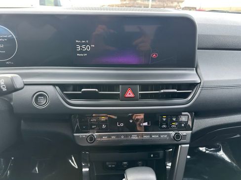 Used 2024 Kia Seltos SX image 16