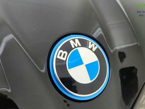 Used 2024 BMW iX xDrive50 w/ Sport Package AWD/4WD image 16