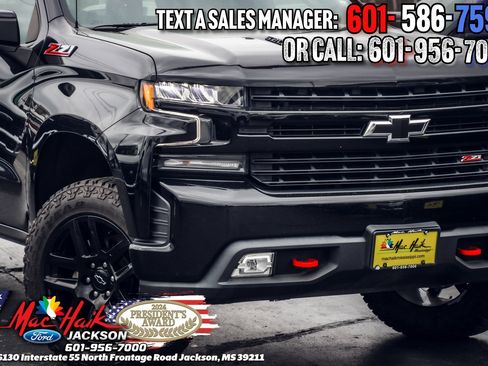 Used 2021 Chevrolet Silverado 1500 LT Trail Boss w/ Convenience Package II image 3