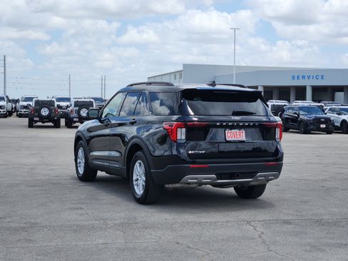 New 2026 Ford Explorer Active w/ Active Comfort Package RWD image 3
