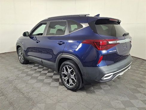 Used 2022 Kia Seltos EX image 8