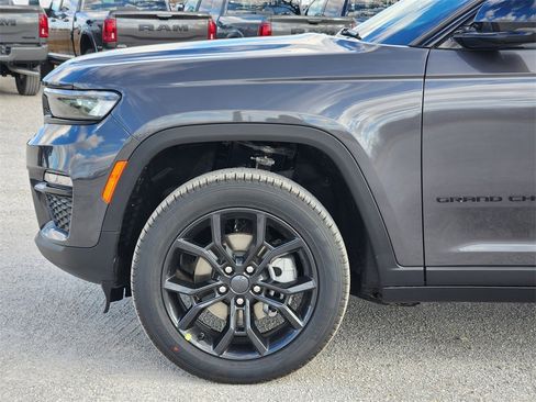 New 2025 Jeep Grand Cherokee Limited image 5
