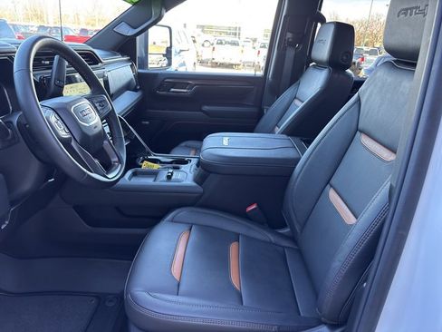 Used 2024 GMC Sierra 2500 AT4 w/ AT4 Premium Plus Package image 18
