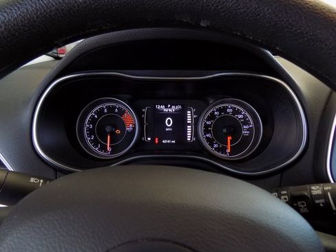 Used 2019 Jeep Cherokee Latitude w/ Popular Appearance Group image 28