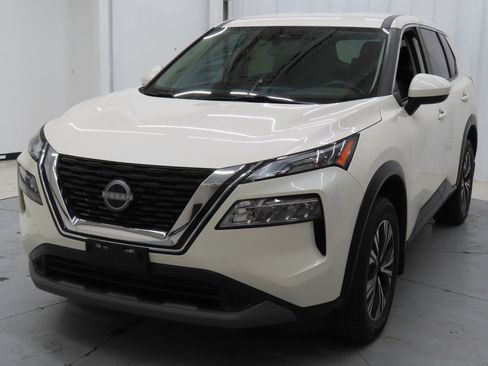 Used 2023 Nissan Rogue SV image 7