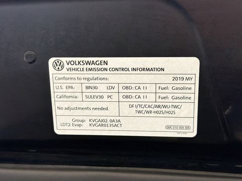 Used 2019 Volkswagen Tiguan S image 17