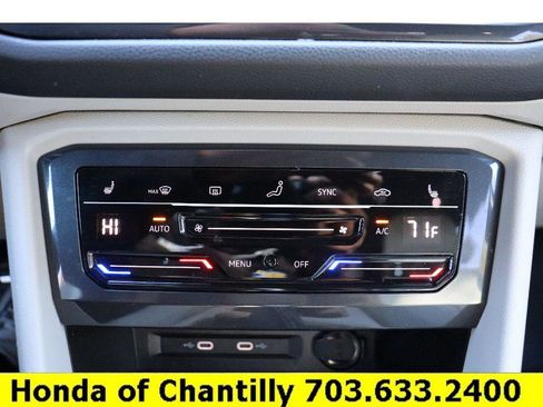 Used 2022 Volkswagen Tiguan SE R-Line image 16