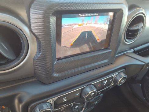 Used 2023 Jeep Gladiator Sport image 36