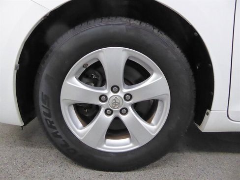 Used 2013 Toyota Sienna L image 28