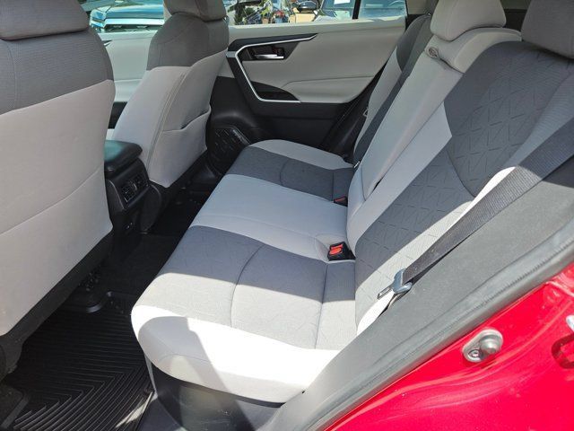 Used 2022 Toyota RAV4 XLE w/ Convenience Package AWD/4WD image 12