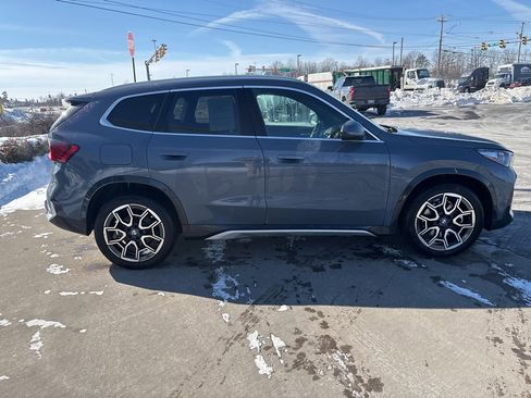 Used 2025 BMW X1 xDrive28i w/ Technology Package image 5