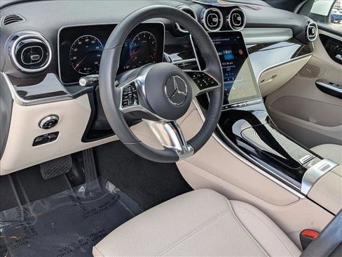 Used 2026 Mercedes-Benz GLC 300 image 10