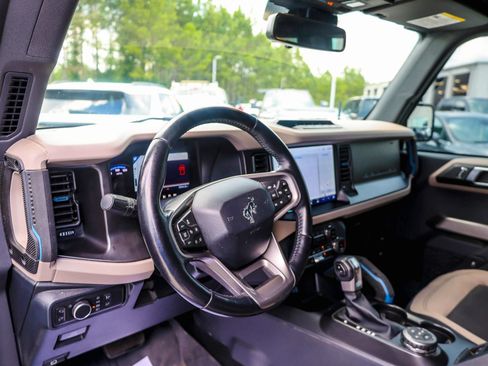 Used 2022 Ford Bronco Wildtrak AWD/4WD image 17