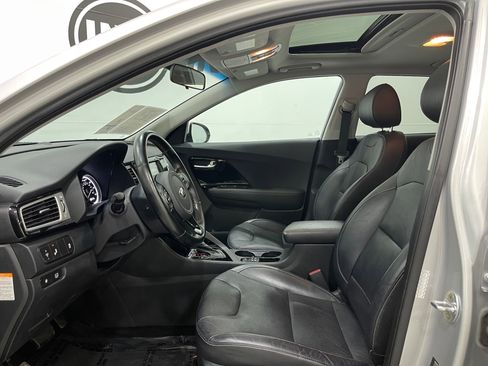 Used 2017 Kia Niro Touring image 13