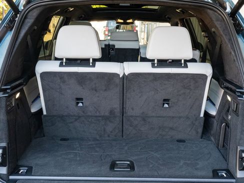Used 2023 BMW X7 xDrive40i w/ Premium Package image 34