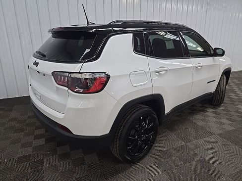 Used 2023 Jeep Compass Altitude image 10