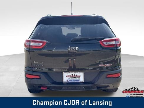 Used 2018 Jeep Cherokee Trailhawk w/ Comfort/Convenience Group AWD/4WD image 7