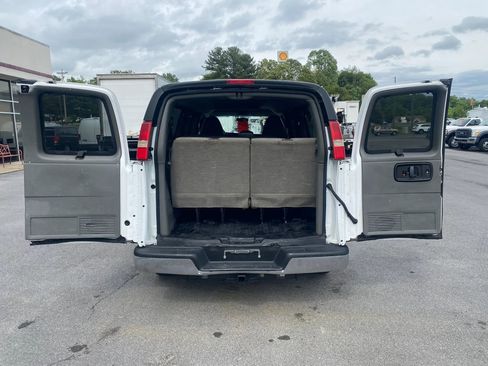 Used 2010 Chevrolet Express 3500 LT w/ LT Preferred Equipment Group RWD image 28