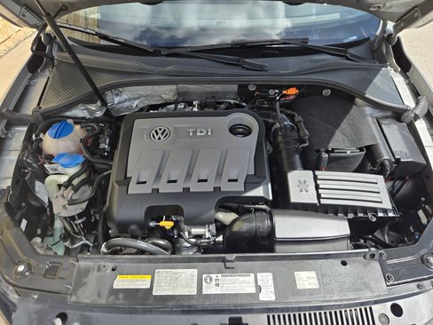 Used 2014 Volkswagen Passat TDI SE FWD image 15