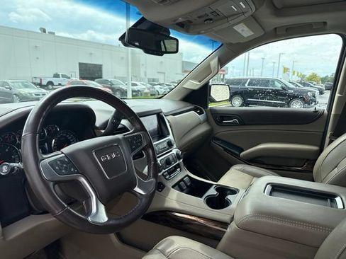 Used 2019 GMC Yukon SLT w/ Premium Edition AWD/4WD image 17