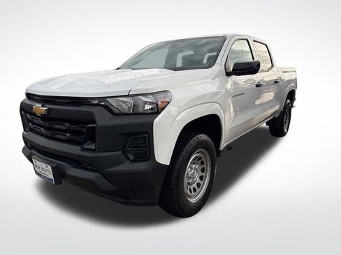 Used 2024 Chevrolet Colorado W/T w/ Technology Package RWD image 6