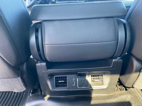 Used 2025 GMC Sierra 1500 SLT AWD/4WD image 28