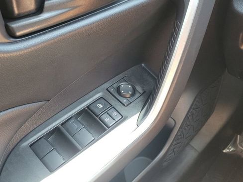 Certified 2025 Toyota RAV4 LE AWD/4WD image 19