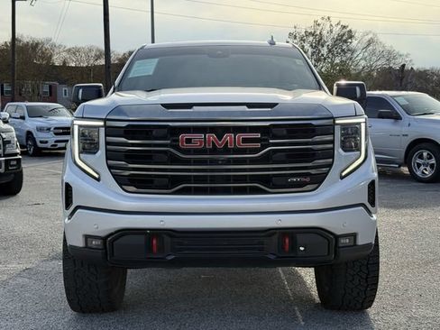 Used 2022 GMC Sierra 1500 AT4 w/ AT4 Premium Package image 3