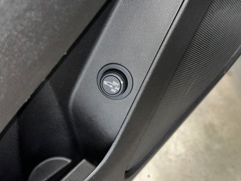 Certified 2024 Chevrolet Equinox LT w/ LPO, Floor Liner Package image 6