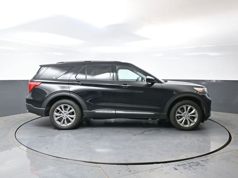 Used 2023 Ford Explorer Limited AWD/4WD image 4