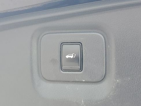 Used 2018 Nissan Pathfinder S AWD/4WD image 9