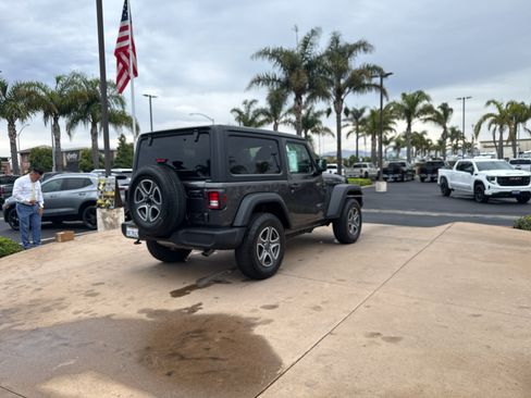 Used 2022 Jeep Wrangler Sport AWD/4WD image 5