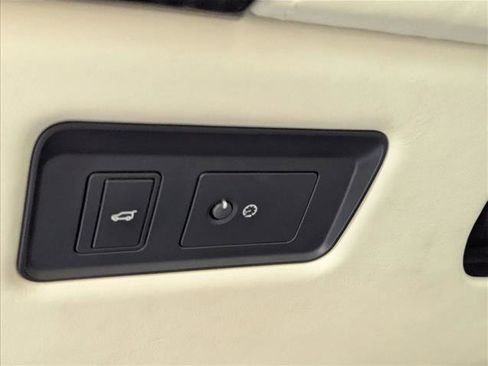 Used 2020 Land Rover Range Rover Long Wheelbase Autobiography AWD/4WD image 10