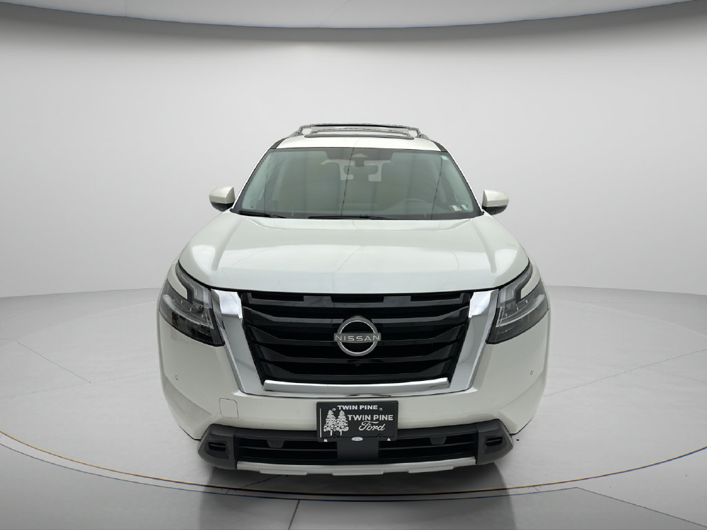 Used 2023 Nissan Pathfinder SL w/ SL Premium Package AWD/4WD image 2
