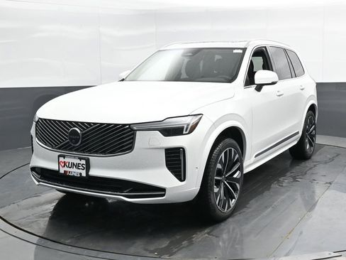 New 2025 Volvo XC90 B5 Plus w/ Protection Package Premier image 6