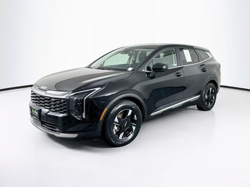 Used 2026 Kia Sportage LX FWD image 3