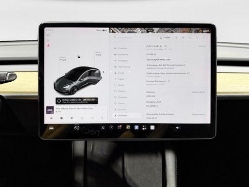 Used 2021 Tesla Model 3 Standard Range Plus RWD image 9