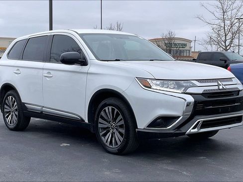 Used 2019 Mitsubishi Outlander ES image 38