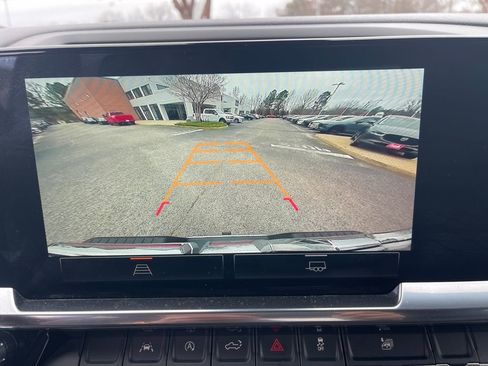 Used 2025 GMC Sierra 1500 SLT image 21