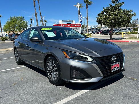 Used 2024 Nissan Altima 2.5 SV FWD image 1
