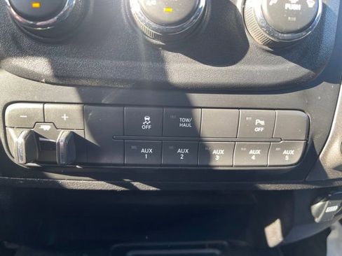 Used 2015 RAM 2500 Tradesman w/ Chrome Appearance Group AWD/4WD image 15