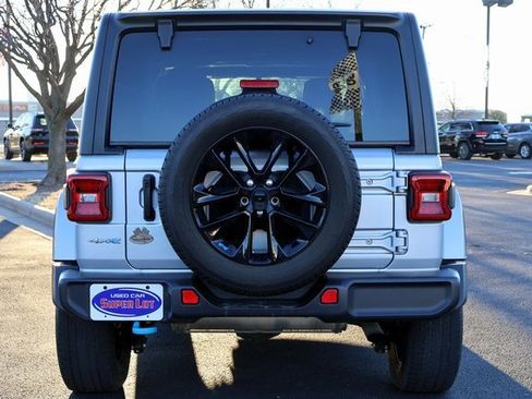 Used 2023 Jeep Wrangler Unlimited Sahara w/ Cold Weather Group image 17