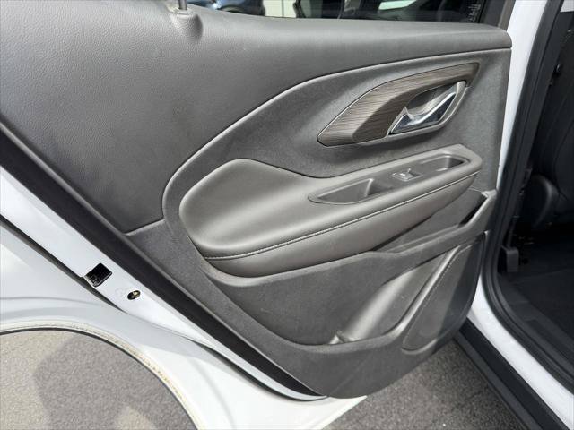 Used 2023 GMC Terrain SLE w/ Driver Convenience Package AWD/4WD image 14