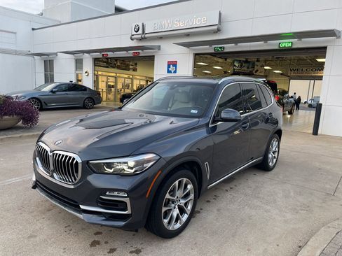 Used 2021 BMW X5 sDrive40i w/ Parking Assistance Package image 1