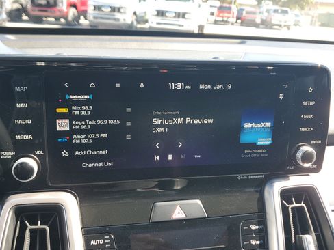 Used 2023 Kia Sorento S w/ Panoramic Sunroof Package image 21