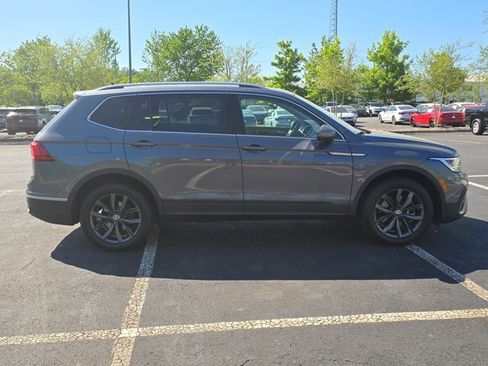 Used 2023 Volkswagen Tiguan SE image 3