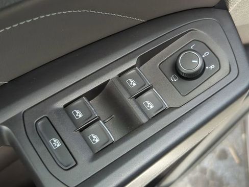 Certified 2023 Volkswagen Atlas Cross Sport SEL Premium R-Line image 19