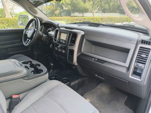 Used 2018 RAM 3500 Tradesman w/ Chrome Appearance Group AWD/4WD image 18