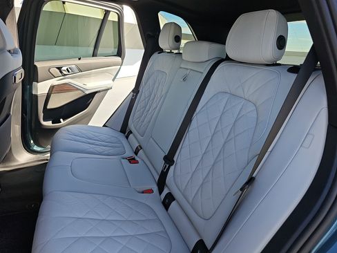 Used 2025 BMW X5 sDrive40i w/ Executive Package image 14